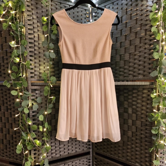 Cope Dresses & Skirts - Lovely COPE Dress size 8 fully lined.